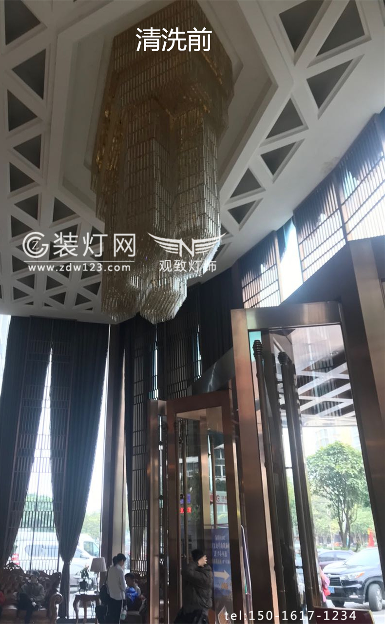 广州花都聚喜莱酒店大堂水晶灯清洗前照片
