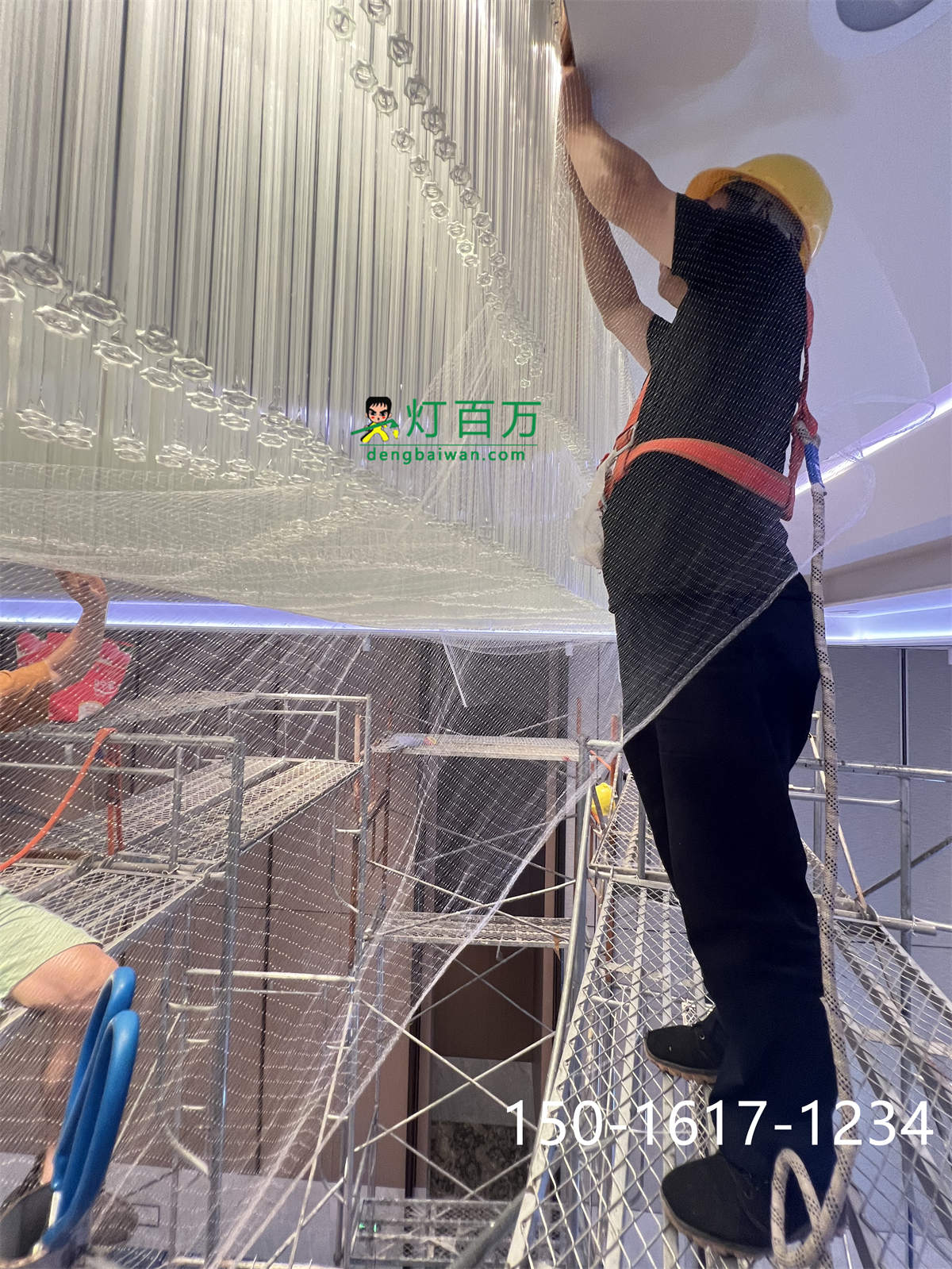 经典水晶灯清洗施工现场