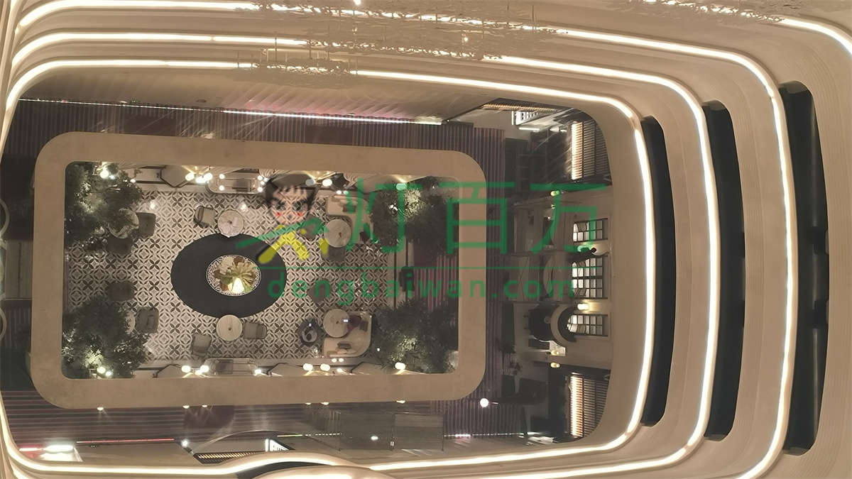 观致灯饰洗灯现场