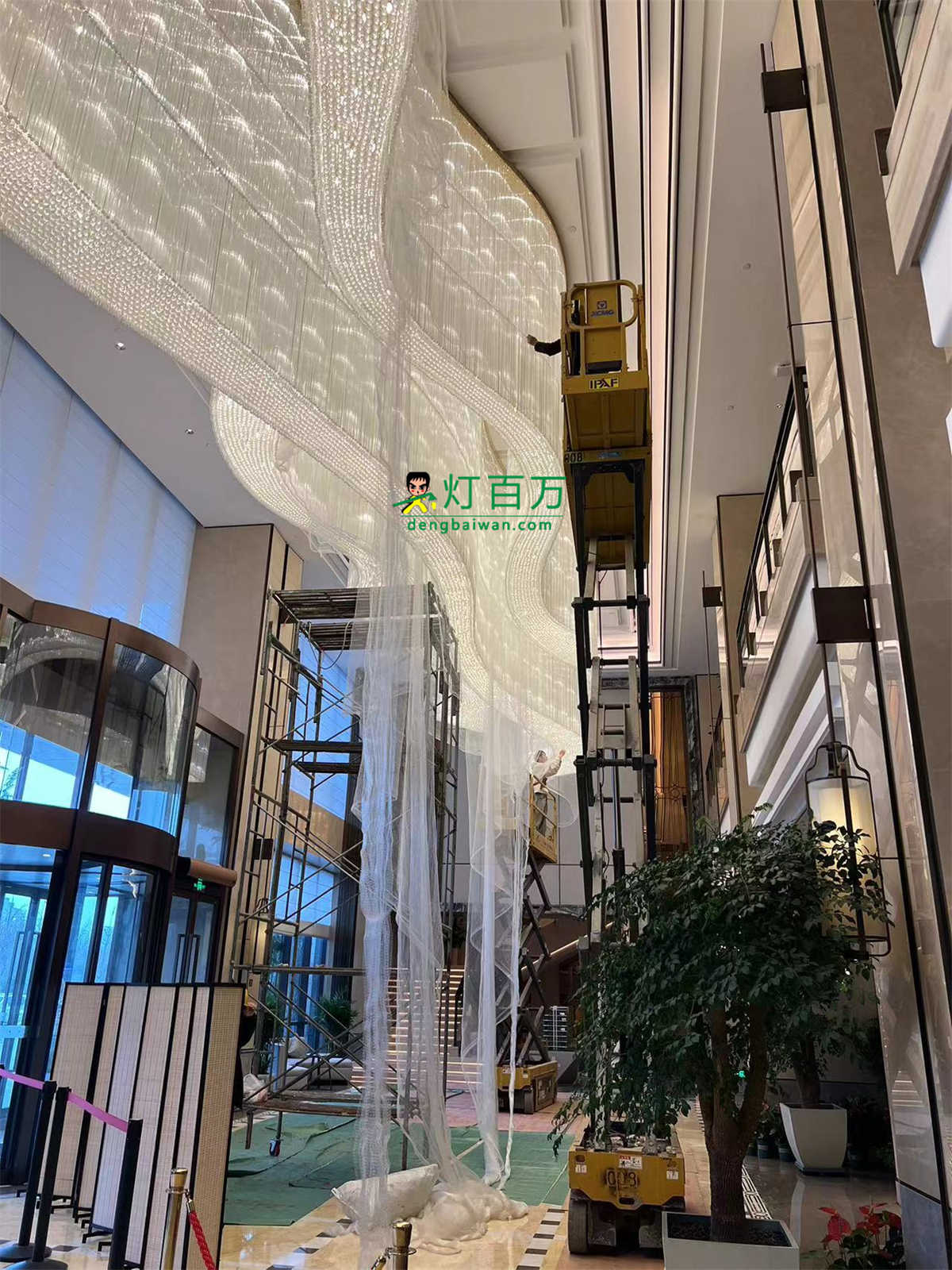 观致灯饰洗灯现场